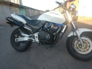 CB 250F (Hornet)